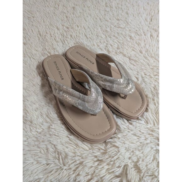 Donald Pliner Metallic Snakeskin Barbera Square Toe Thong Sandals, Tan Size 8.5 - Picture 1 of 10